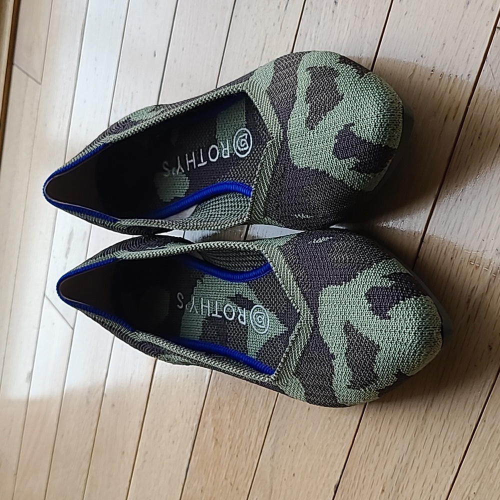 NWOT ROTHY'S:  The Point -Forest Green Flats Women's sz:9